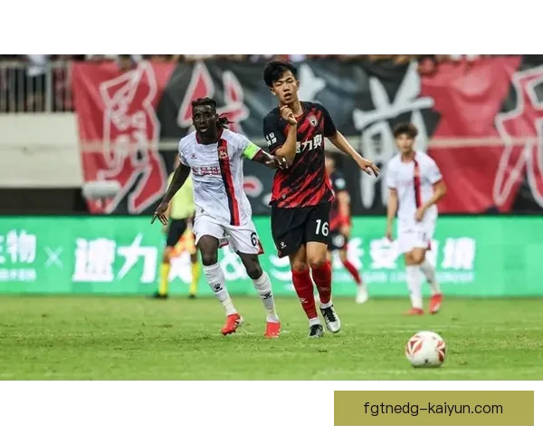 足球新星本赛季表现稳健，多位年轻球员状态持续提升